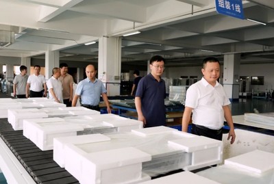 炎陵縣譚宇副縣長(zhǎng)、商務(wù)局扶學(xué)勇書記一行蒞臨參觀萊博頓總部工廠